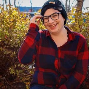 Meet your Posher, Cassandra